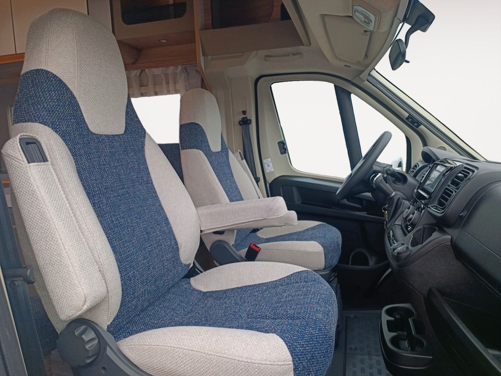 Fahrzeugabbildung Weinsberg CaraSuite 700 DX *Automatik*Standklima*TV