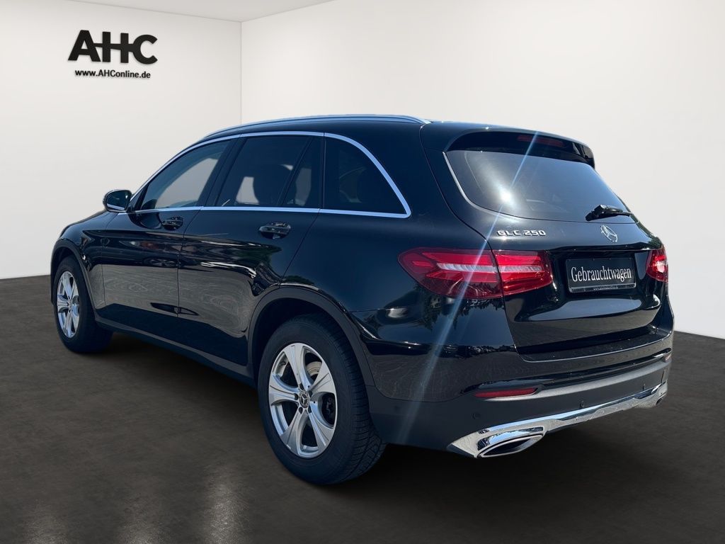 Fahrzeugabbildung Mercedes-Benz GLC 250 4M LUXURY LED SHZ Tempomat KAM CD