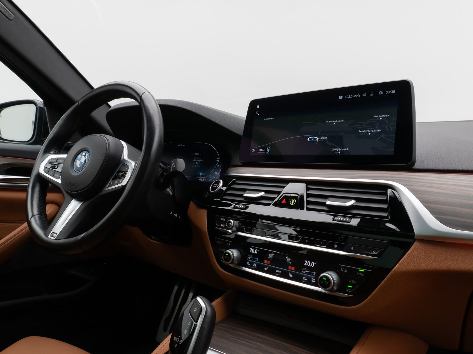 Fahrzeugabbildung BMW 530e M Sport Panorama Laser Kamera HUD DAB H/K