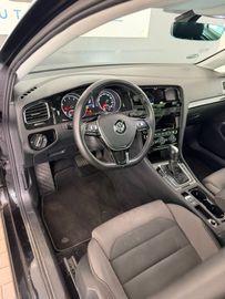 Volkswagen Golf - 9