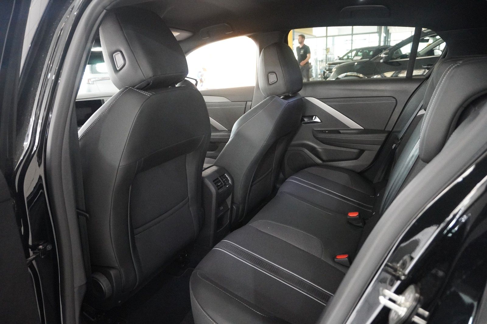Fahrzeugabbildung Opel Astra L Lim. 1.6 HYBRID GS SPORT NAVI/LED/360°