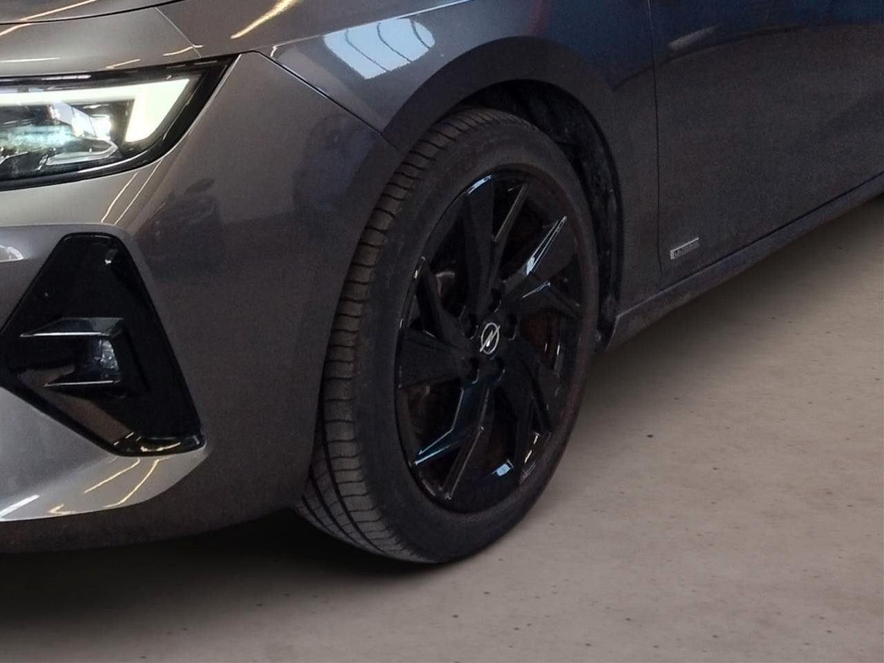 Fahrzeugabbildung Opel Astra L Lim. 1.6 HYBRID ULTIMATE NAVI/360°/SPORT