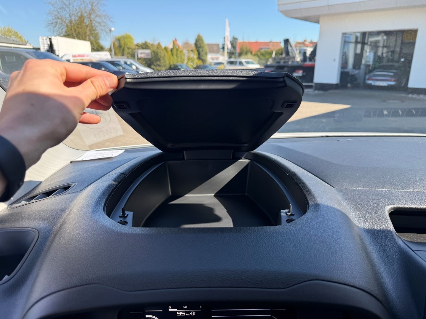 Fahrzeugabbildung Opel Combo Cargo Diesel 1,5 erhöhte Nutzlast XL