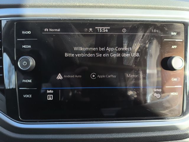 Fahrzeugabbildung Volkswagen T-Roc 1.5 TSI DSG Active LED NAVI KESSY ALLWETTE