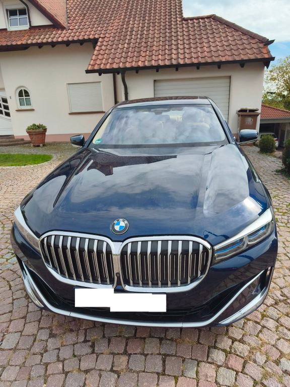 Image of BMW 730