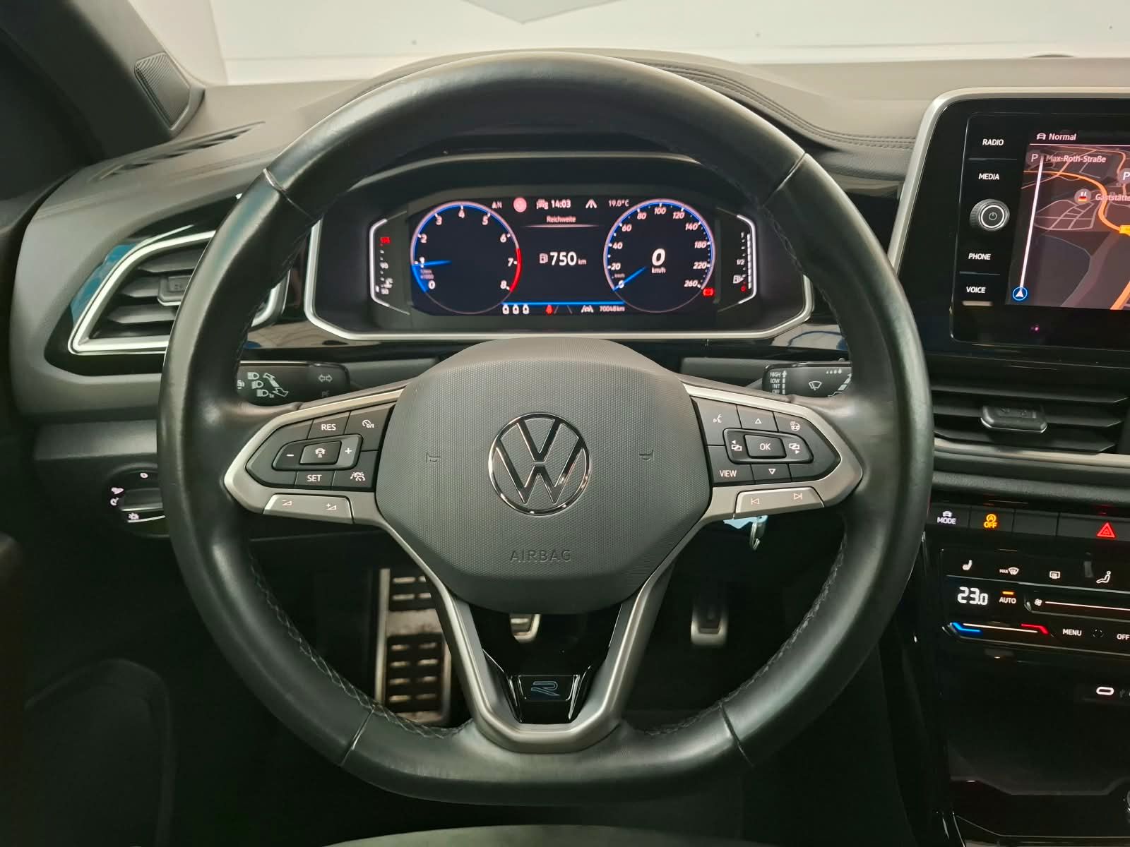 Fahrzeugabbildung Volkswagen T-Roc R-Line 1.5 TSI 6-Gang +AHK +LED+ACC+Kamera