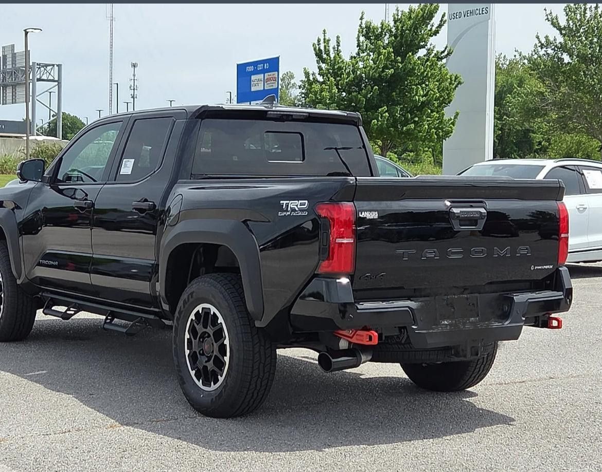 Fahrzeugabbildung Toyota TRD Off Road Premium Hybrid T1: 59.800 EURO
