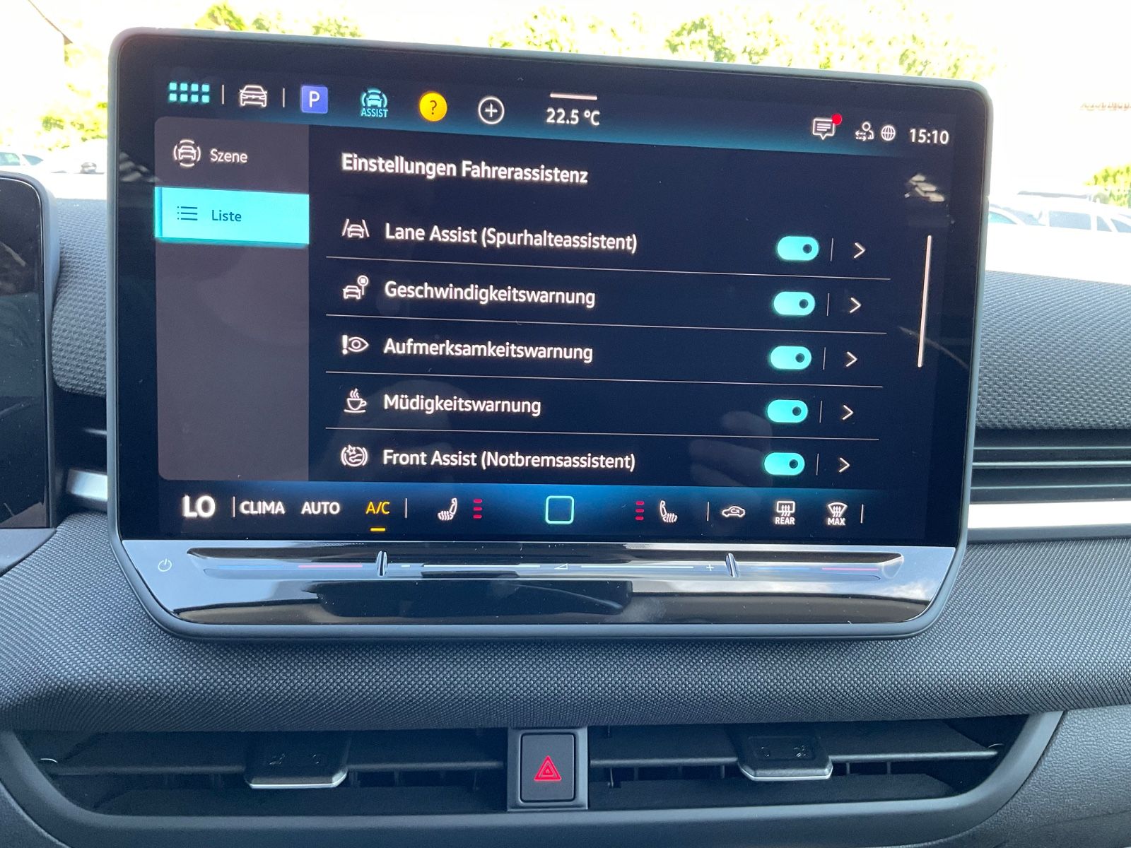 Fahrzeugabbildung Volkswagen T-Roc 1.5 eTSI DSG Kamera,AHK,5J Garantie,ACC