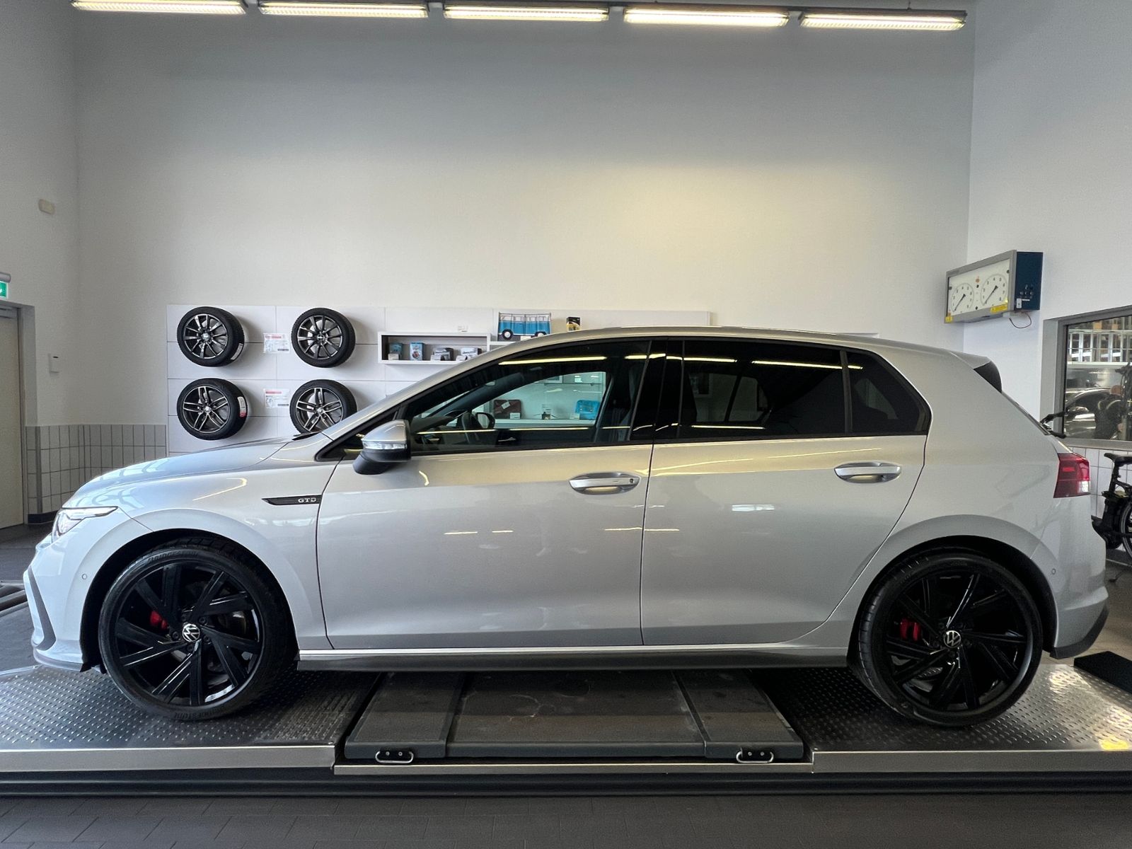 Fahrzeugabbildung Volkswagen Golf VIII GTD 2.0 TDI DSG *IQ.Drive-Paket, AHK,