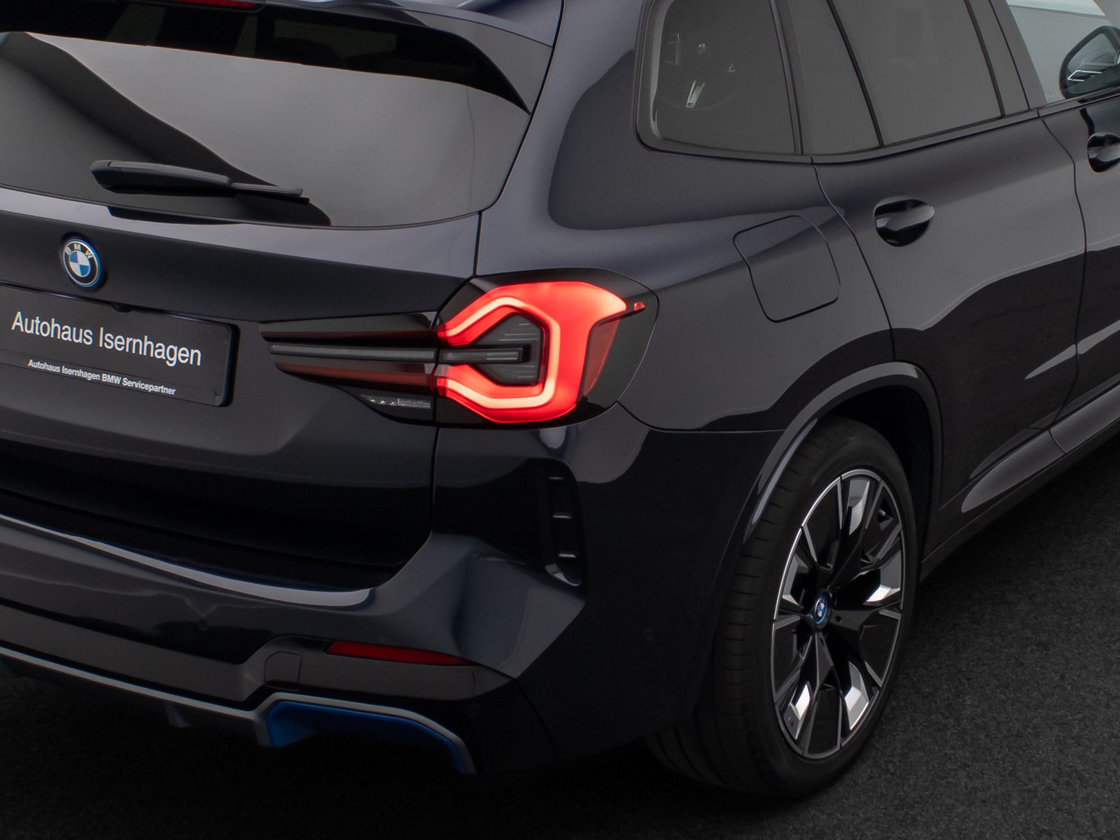 Fahrzeugabbildung BMW iX3 IMPRESSIVE 360&deg; H/K Panorama DAB HUD 20Zoll