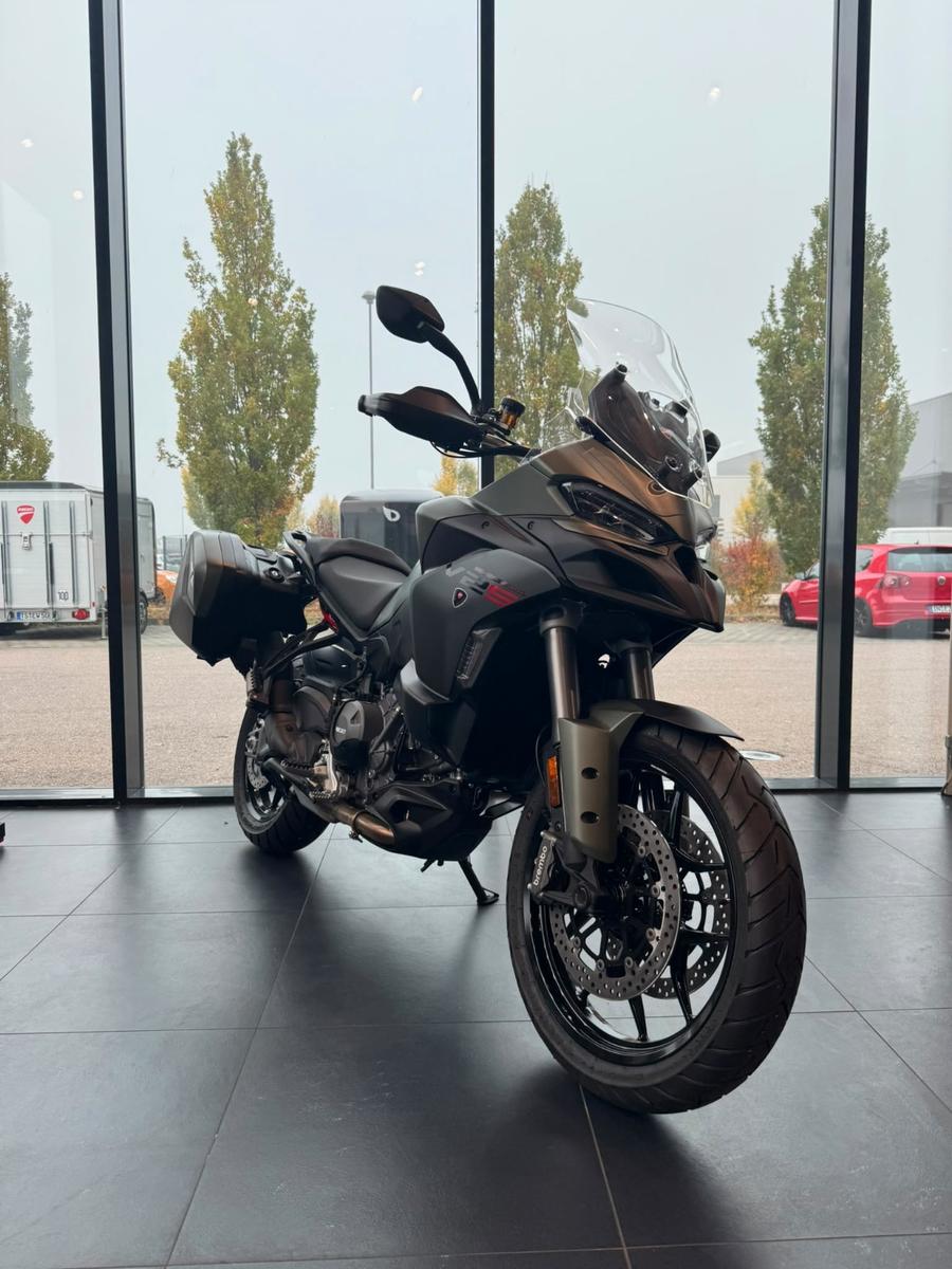 Ducati Multistrada V2S Travel Storm Green / Neufahrzeug