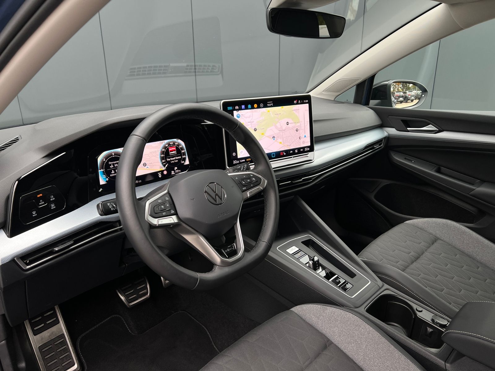 Fahrzeugabbildung Volkswagen Golf VIII Variant GOAL 2.0 TDI DSG *AHK, LED, "P