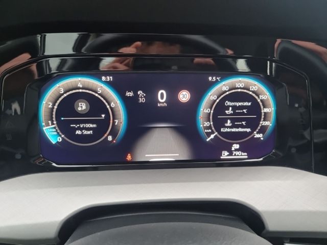 Fahrzeugabbildung Volkswagen Golf VIII Variant 1.5 TSI 85 kW LIFE SHZ LED NAV