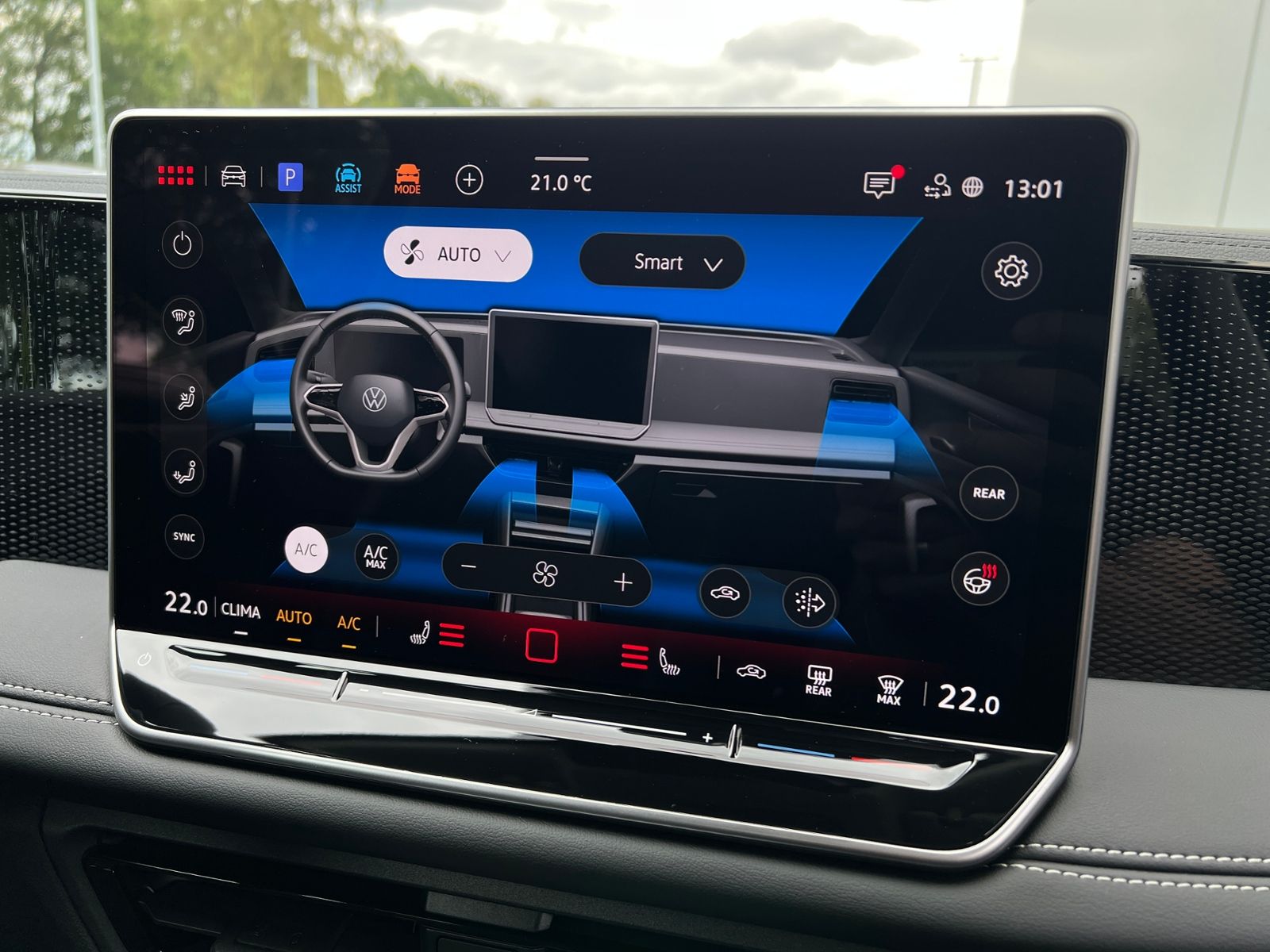 Fahrzeugabbildung Volkswagen Tiguan  ENERGY 2.0 TDI DSG *AHK, Navi, Ganzjahre