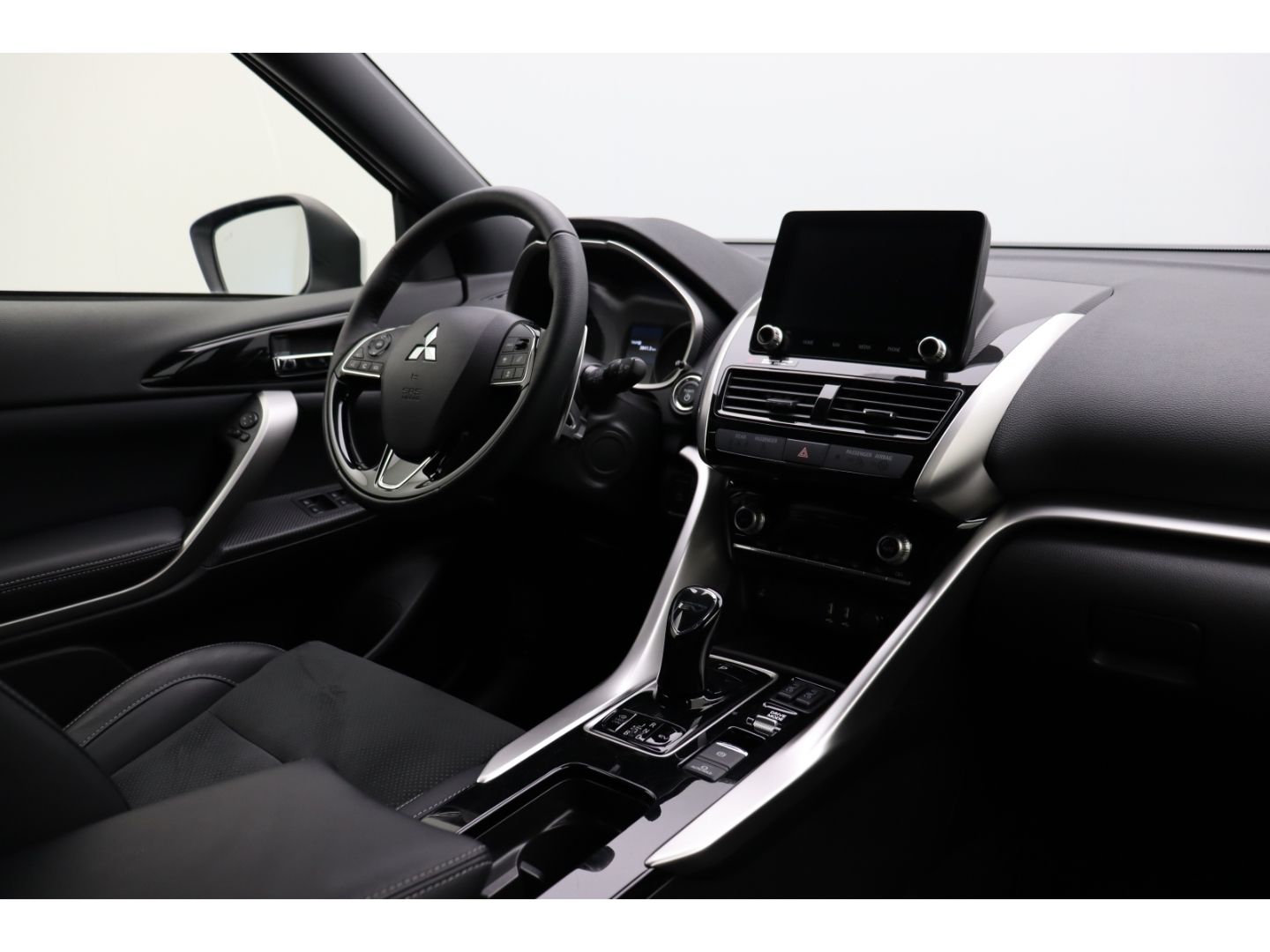 Fahrzeugabbildung Mitsubishi Eclipse Cross 2.4 Plus Select Hybrid 4WD