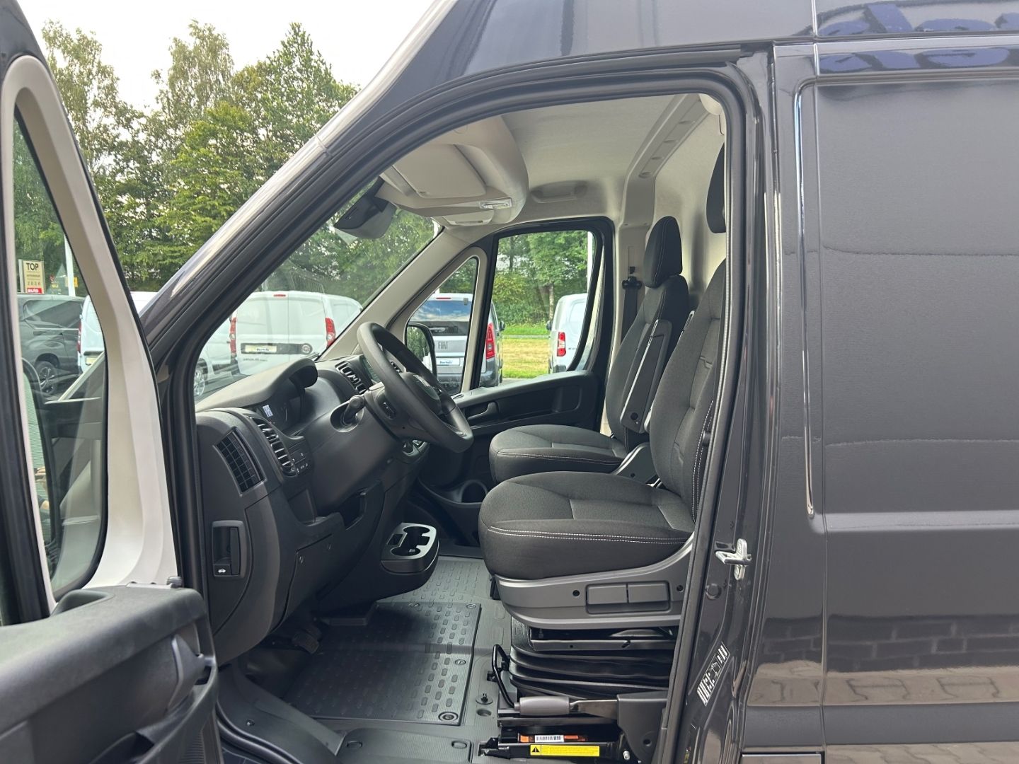 Fahrzeugabbildung Fiat Ducato H3 Kastenwagen 35 L4H3 180 Multijet Maxi