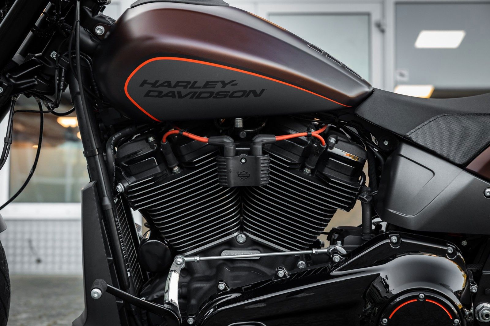 Fahrzeugabbildung Harley-Davidson FXDR 114 CUI - KESSTECH - SEITLICHER KZH