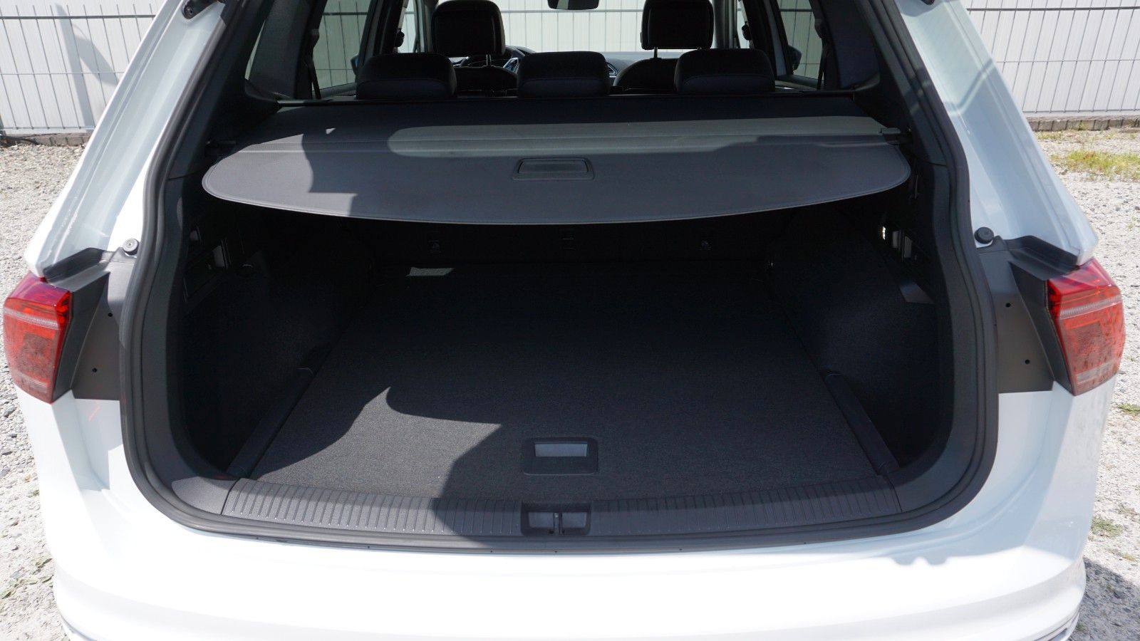 Fahrzeugabbildung Volkswagen Tiguan Allspace R-Line 4M LED,Navi,PDC,AHK