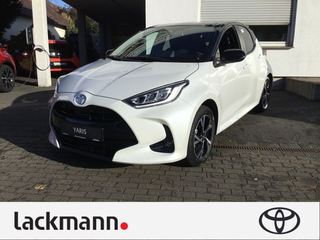 Toyota Yaris 1.5 Hybrid Black & White inkl. WKR