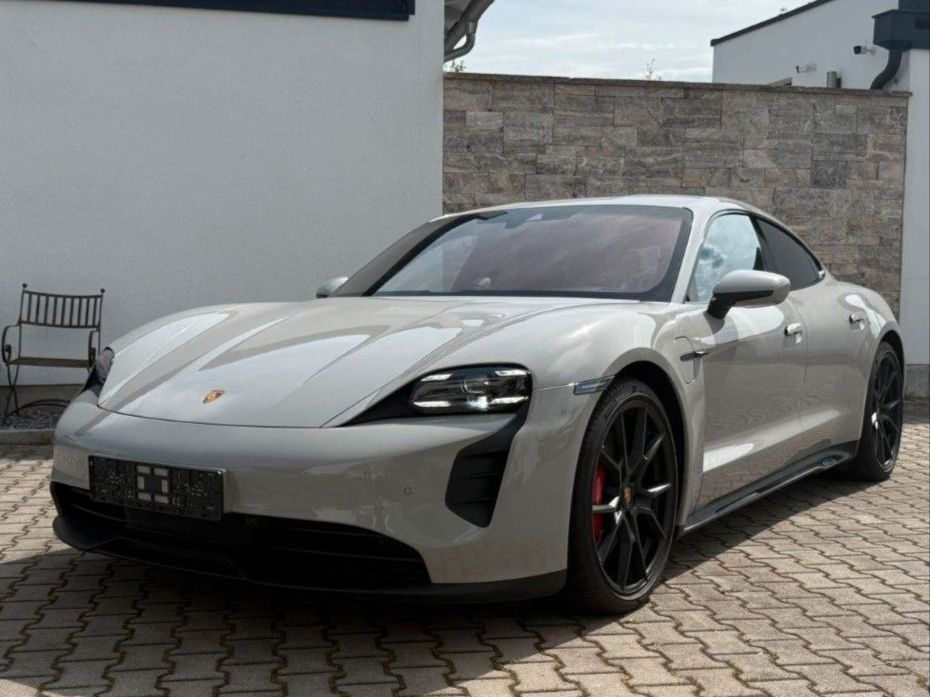 Porsche GTS - Sport Chrono Paket - KAMERA - BOSE - PASM