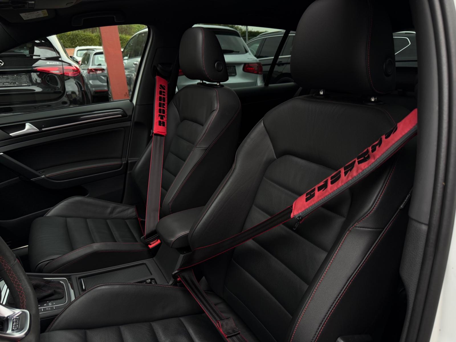 Volkswagen Golf VII Lim. GTI Clubsport*DYNAUDIO*PANO*LEDER*