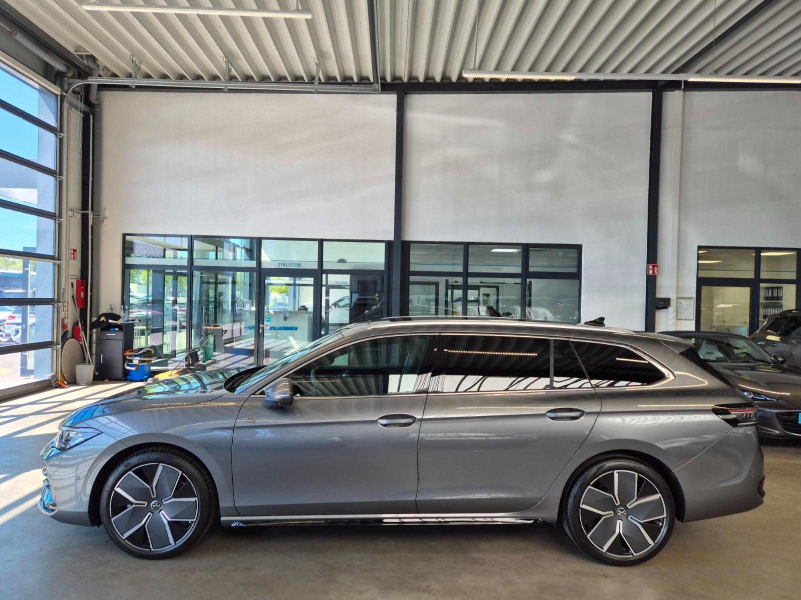 Volkswagen PASSAT VARIANT 2.0 TSI 4M R-LINE IQ PANO HUD AHK