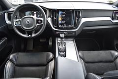Fahrzeugabbildung Volvo XC60 D4 AWD Autom. R-Design*NAVI*CarPlay*AHK*
