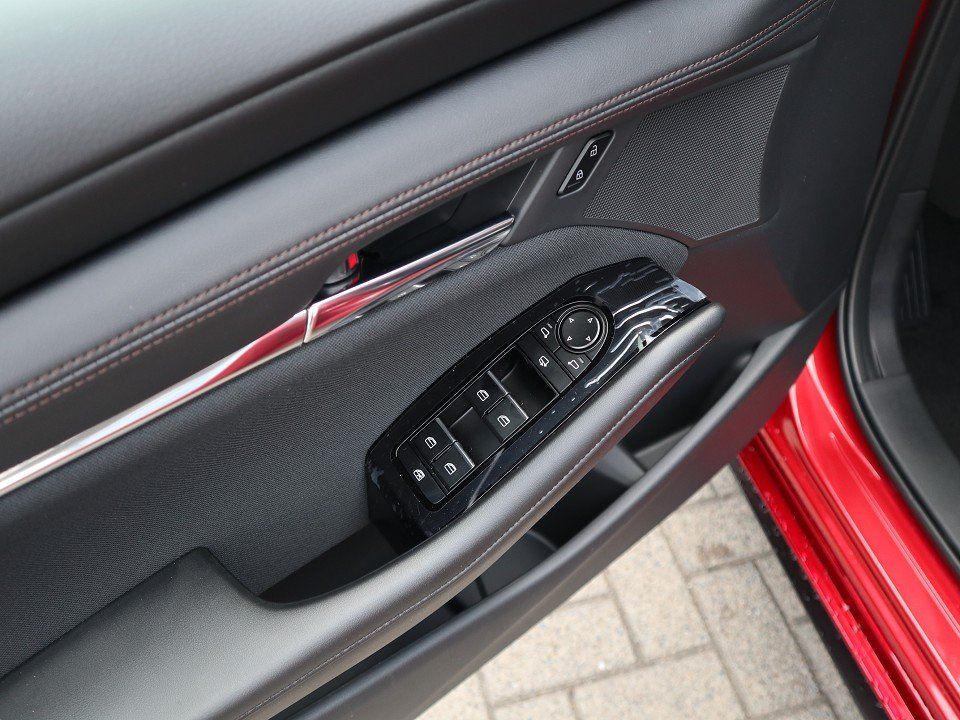 Fahrzeugabbildung Mazda 3 FB M-Hybrid Centre-Line G-140 *sofort* NAVI AC