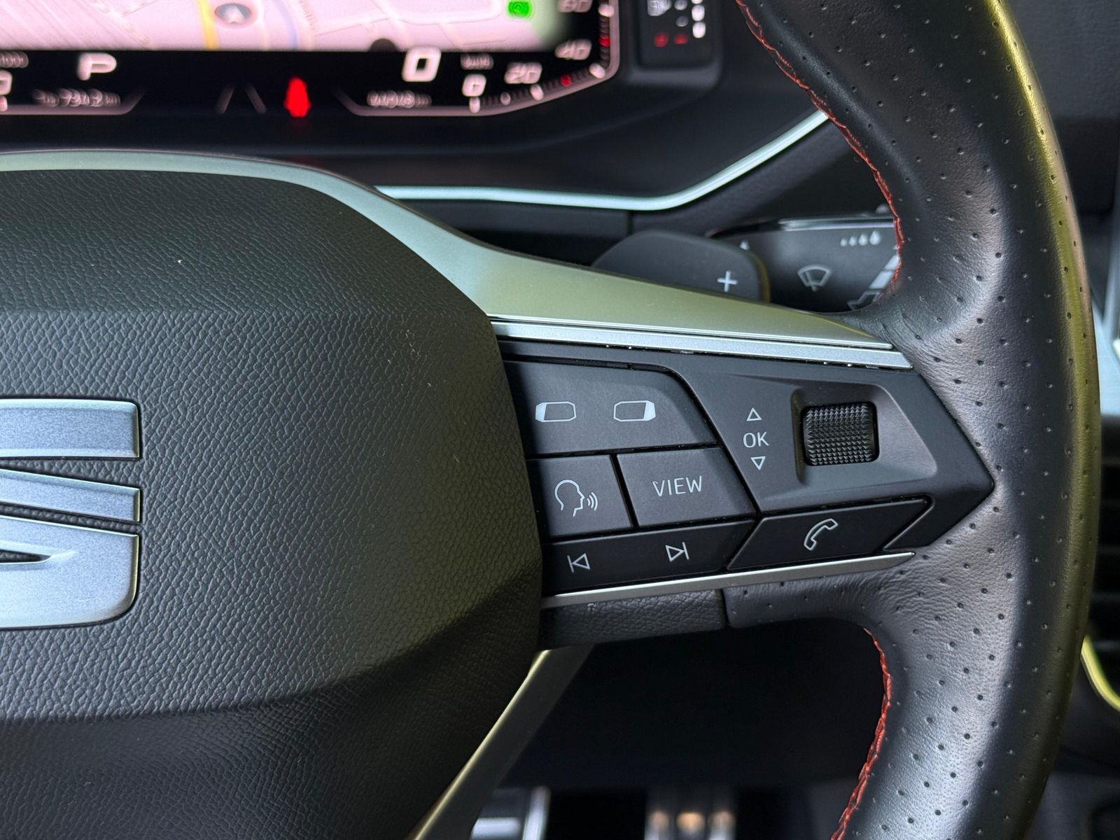 Fahrzeugabbildung SEAT Tarraco 2.0TDI DSG FR LED+NAV+ACC+CARPl+SHZ+MEMO