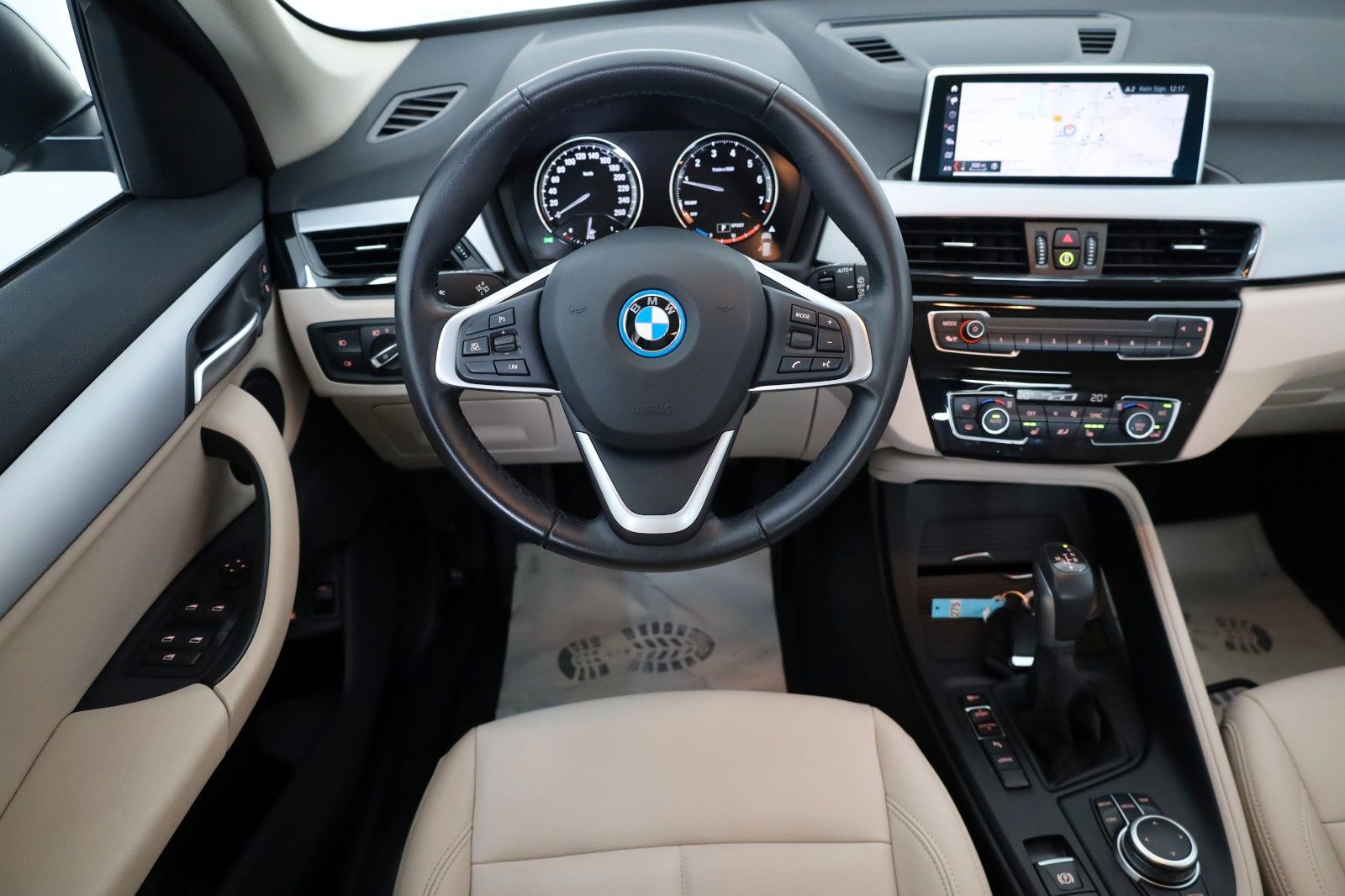 Fahrzeugabbildung BMW X1 xDrive 25e Advantage,Leder,Navi,LED,SH