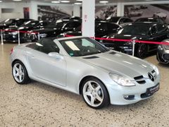 Fahrzeugabbildung Mercedes-Benz SLK 350 Roadster (BI-XENON/PDC/NAVI/LEDER/SHZ/AI