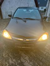 Opel Corsa D - Opel Corsa aus 2003 mit Diesel-Antrieb