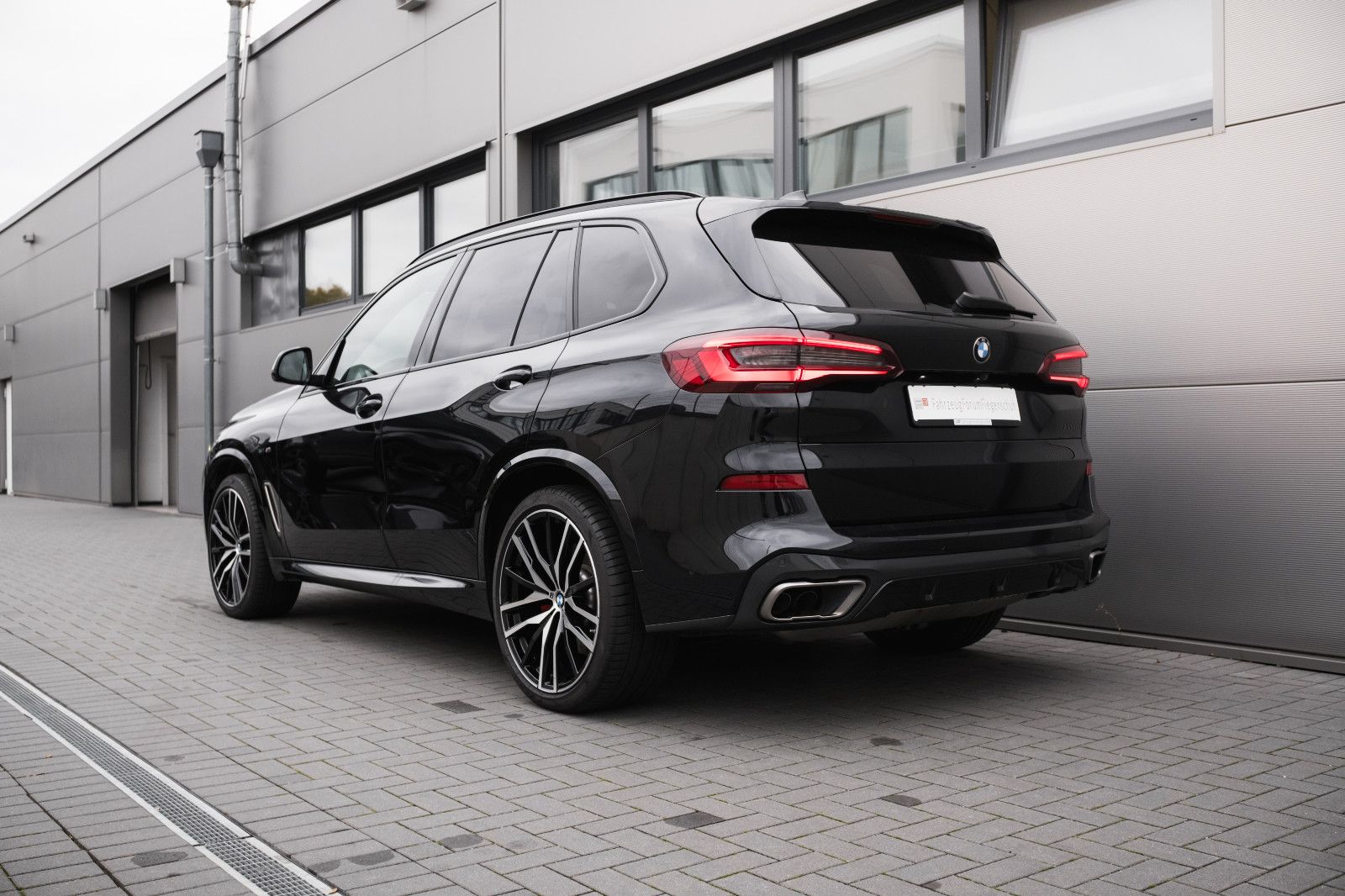 Fahrzeugabbildung BMW X5 M50i-Laser-Komfort-Sitze.Sitzbelüftung