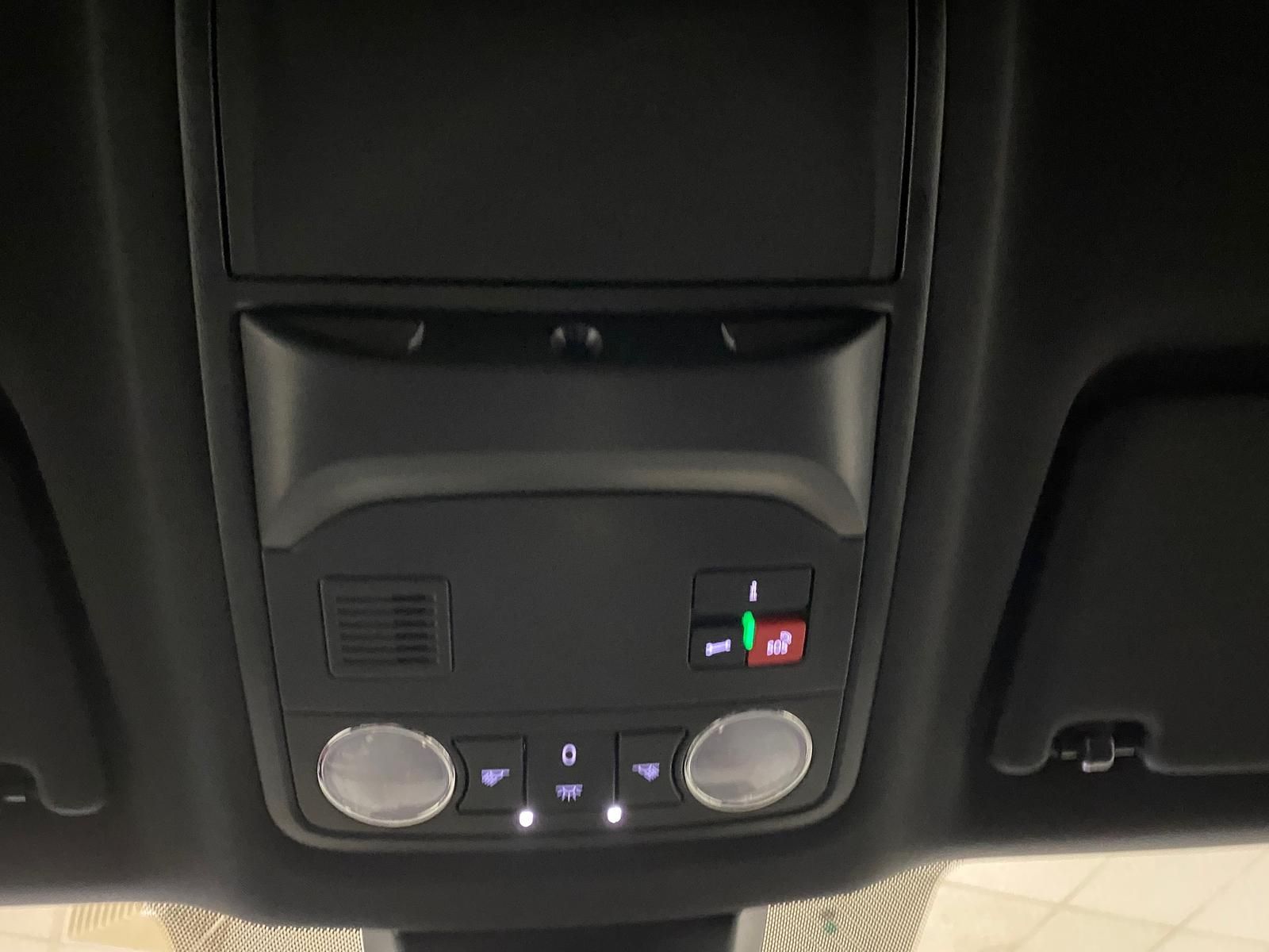 Fahrzeugabbildung SKODA Karoq 1.5 TSI SPORTLINE+MATRIX+ACC+AHK+APP+RFK++