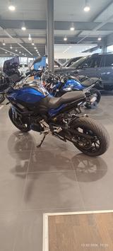 BMW F 900 XR mit 1 Jahr Gwl. 4 Pakete uvm. - BMW F 900 XR