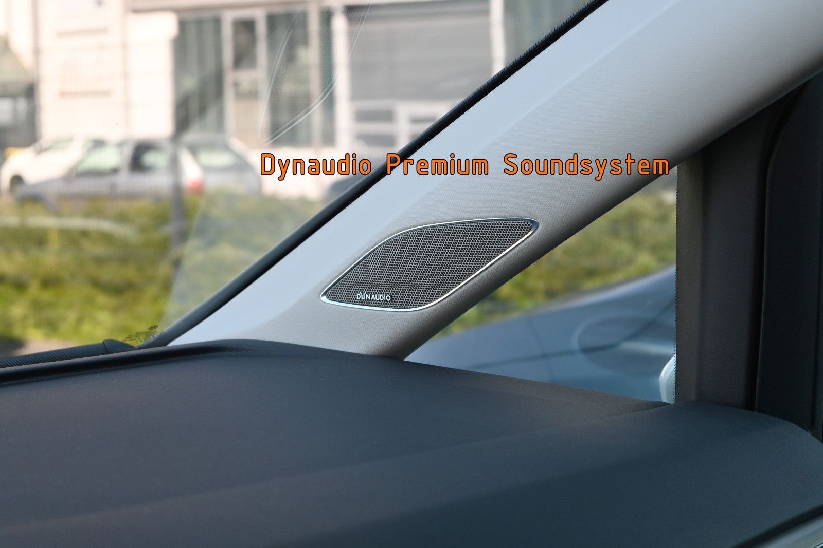 Fahrzeugabbildung Volkswagen Touran 1.5 TSI DSG °ACC°AHK°DYNAUDIO°PANO°STANDH