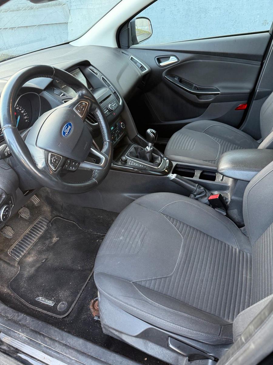 Ford Focus 2015 — photo 7