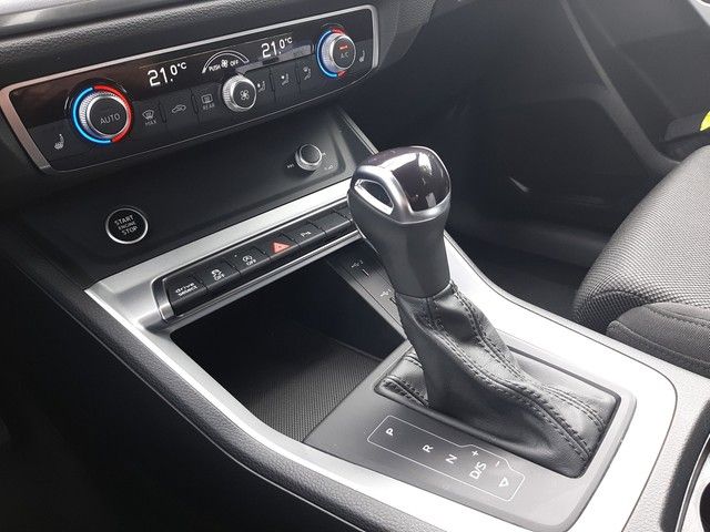 Fahrzeugabbildung Audi Q3 S line 35TDI quattro AHK Matrix eleHeck 19"