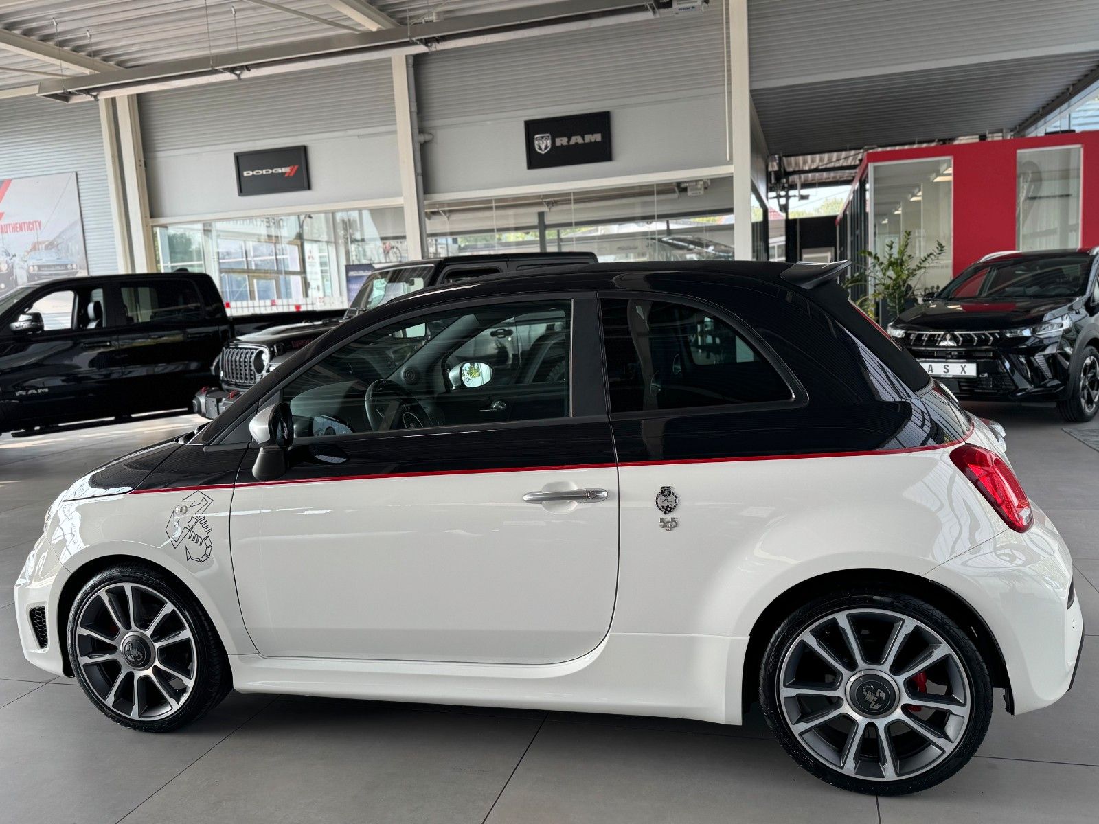 Fahrzeugabbildung Abarth 500 Cabrio 595 C Turismo 70th Anniversary