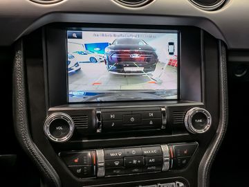 Ford Mustang Basis Convertible Performance-Paket Navi