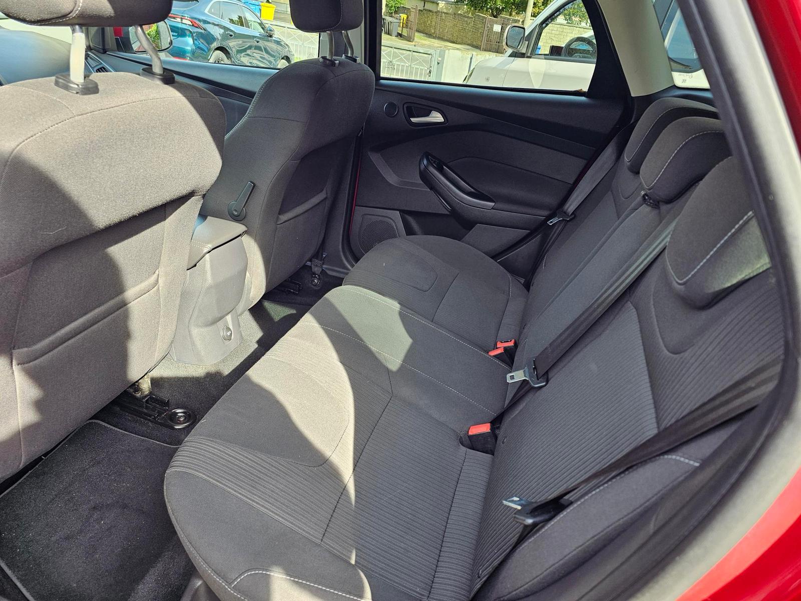 Ford Focus 2013 — photo 25