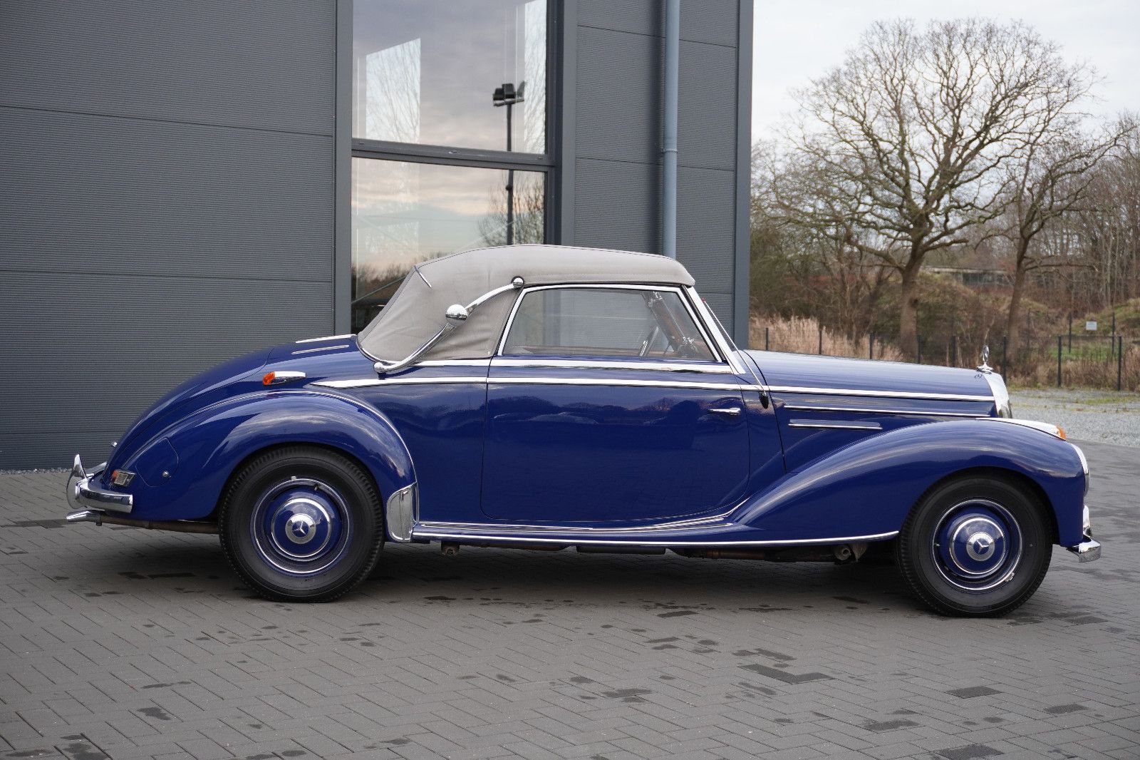 Fahrzeugabbildung Mercedes-Benz 220 A Cabriolet