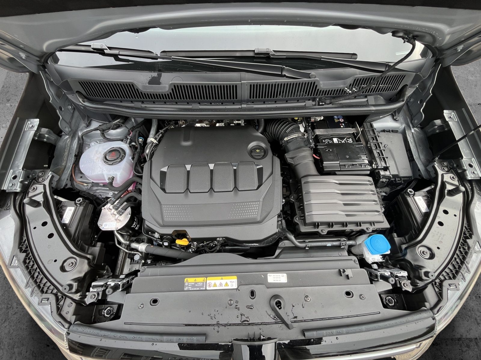 Fahrzeugabbildung Volkswagen Caddy TDI Life LED CarPlay AID ACC RFK SH LM