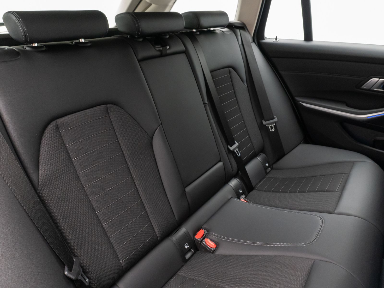 Fahrzeugabbildung BMW 320d SportLine DAB PDC Geschwindigkeitsreg Alarm
