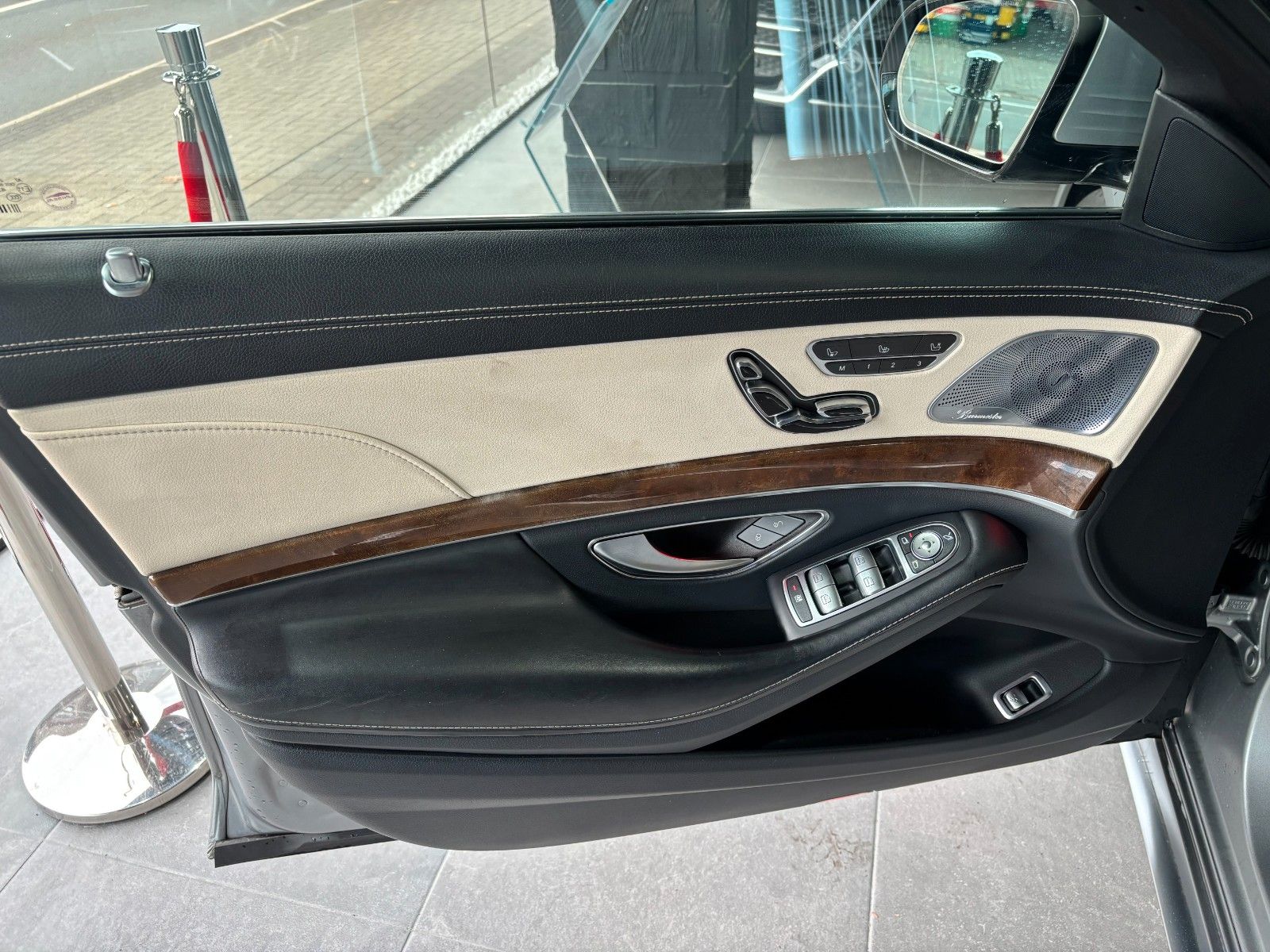 Fahrzeugabbildung Mercedes-Benz S 63 AMG L *Designo*Pano*Burmester*HUD*360KAM