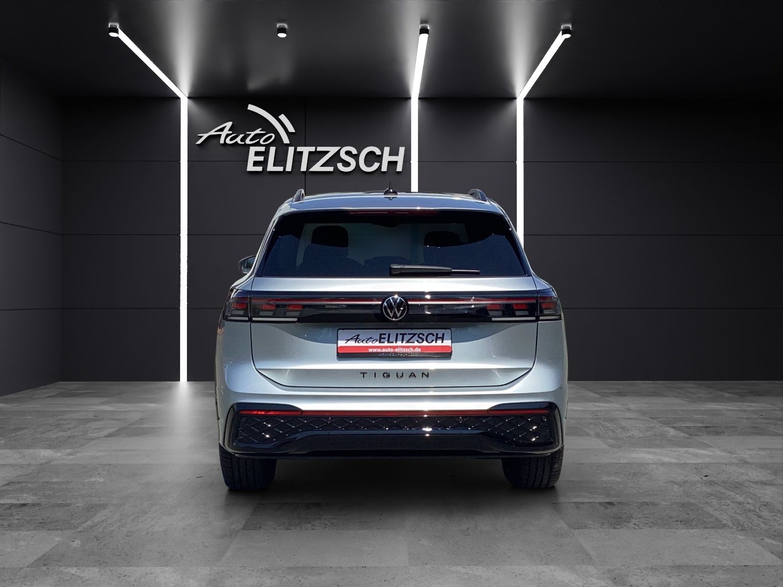 Fahrzeugabbildung Volkswagen Tiguan 1.5 TSI eHybrid 200 kW R-Line AHZV  IQ.LI