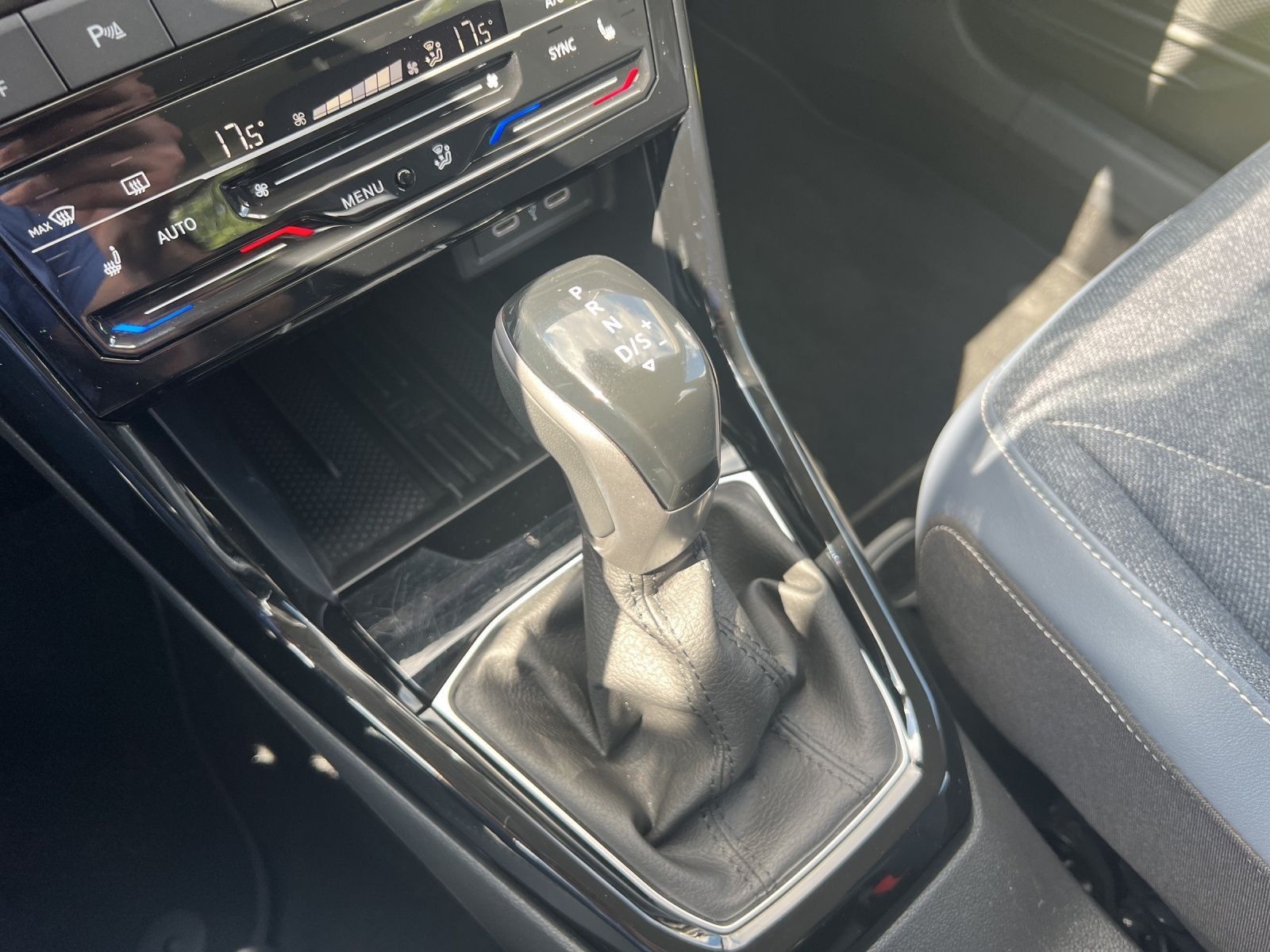 T-Cross Style 1.5 TSI DSG AHK*ACC*Navi*CarPlay