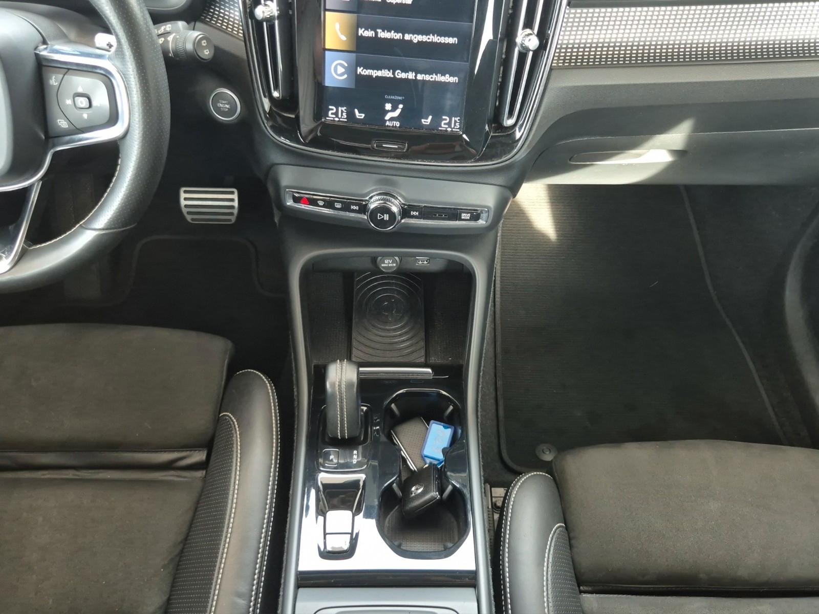 Volvo XC40 T5 R Design AWD Pano H&K Carplay