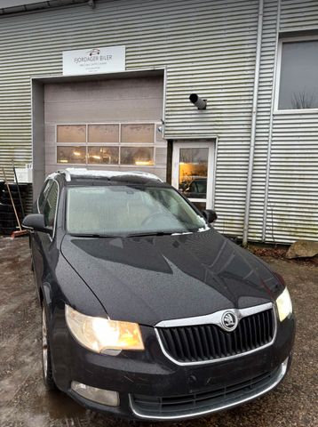 Skoda Superb Combi Elegance AUT. 2.0 170ps