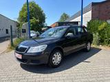 Skoda Octavia 1.4 TSI Elegance Combi PDC AHK KLIMA - Skoda Octavia aus 2011: Kombi